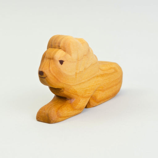 P044 Predan Lion Sitting